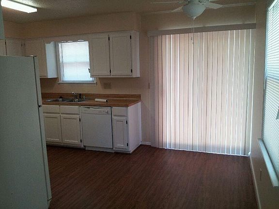 4th image of 301 SW 7th St #B