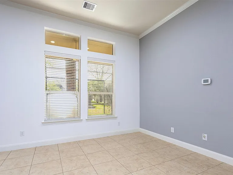 6743 Honeycrest Ln — Photo 8