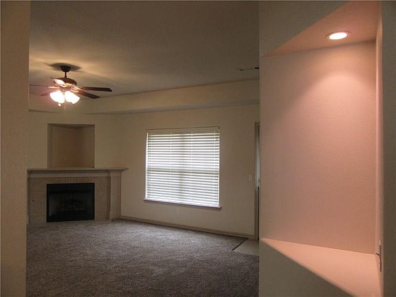 4th image of 1107 E Ken Leach Ct