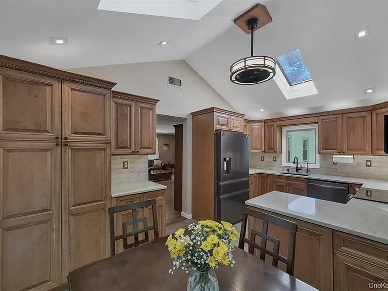 13 Split Rock Rd — Photo 24