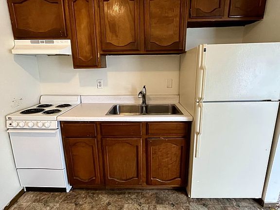 3rd image of 125 Sherwood Ct #8