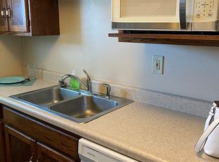 520 Wabash Ave APT 4, Mattoon, IL 61938