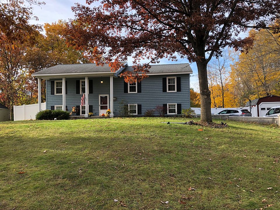 1st image of 11 Oxford Cir