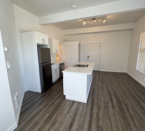 4th image of 1717 W Pacific Ave #1