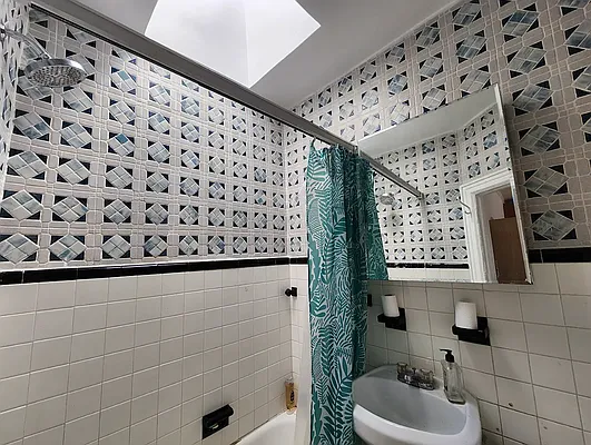 Rented by Highline Residential | media 4