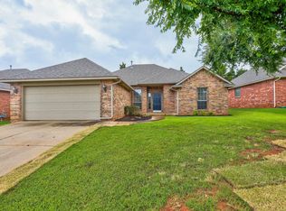 2020 Cedar Pointe Ln, Edmond, OK 73003