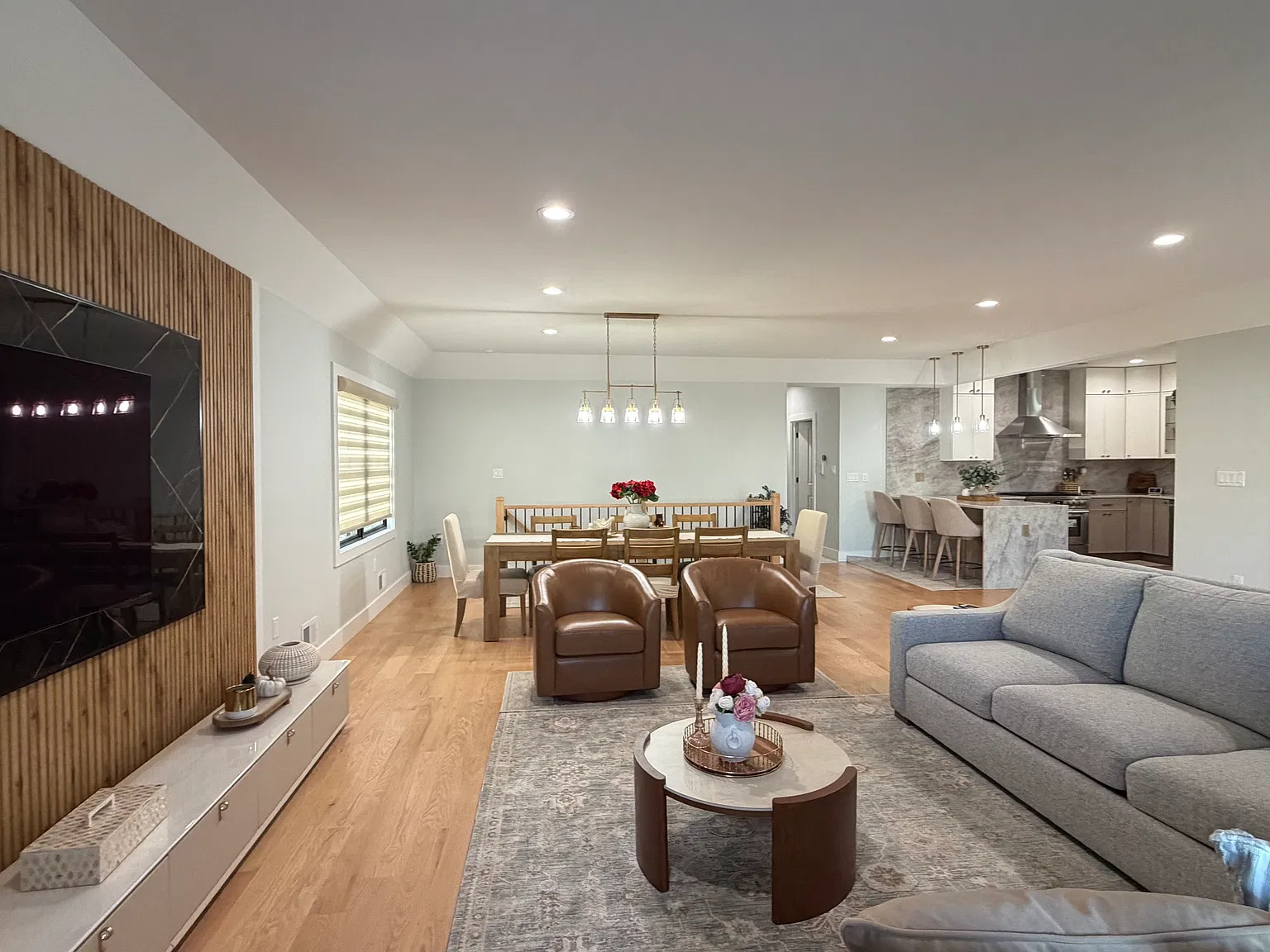 3 bed, $3,000 — Photo 2