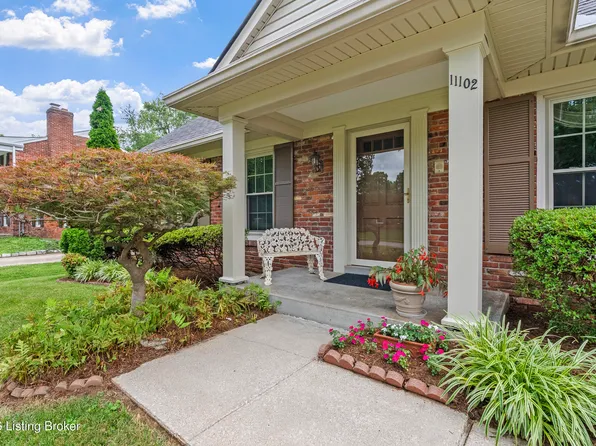 11102 Kinnaird Ct, Douglass Hills, KY 40243