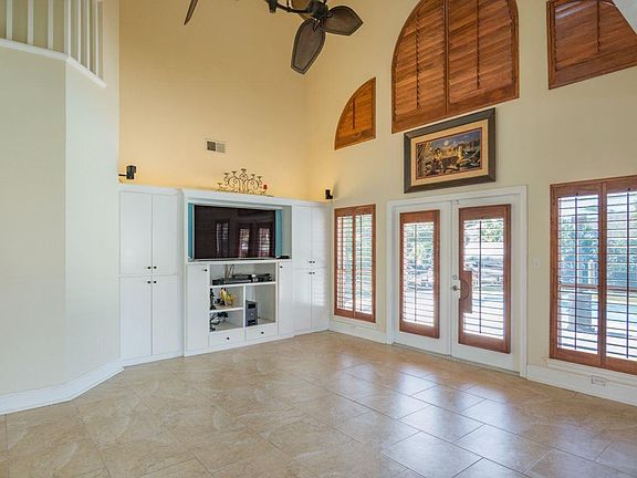 4th image of 1605 Guam Ln