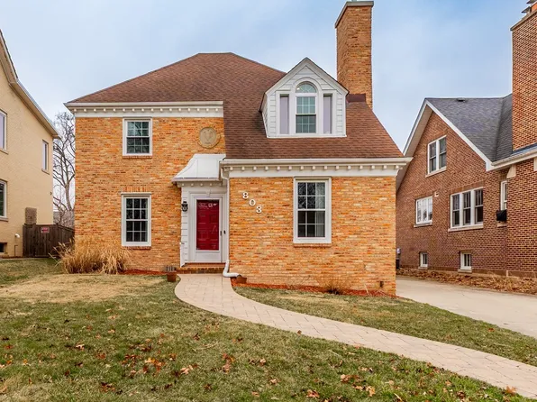803 S Vine Ave, Park Ridge, IL 60068