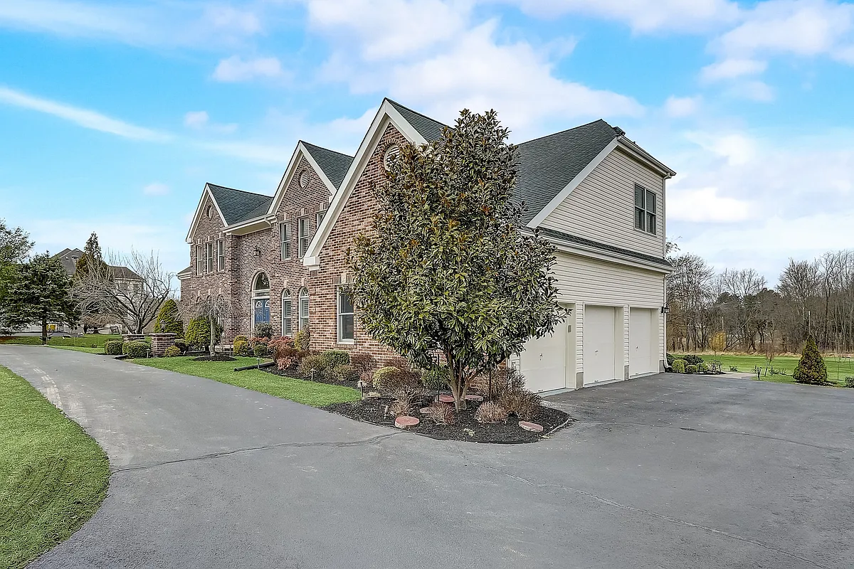 Building Photo - 19 Cheyenne Dr