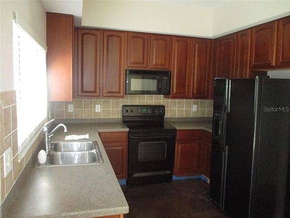 3rd image of 27338 New Smyrna Dr