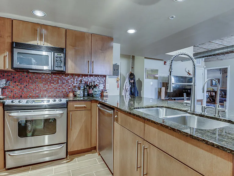 1209 N Harvey Ave #102 — Photo 43