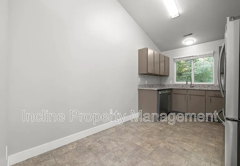 788 N 1060 W — Photo 2