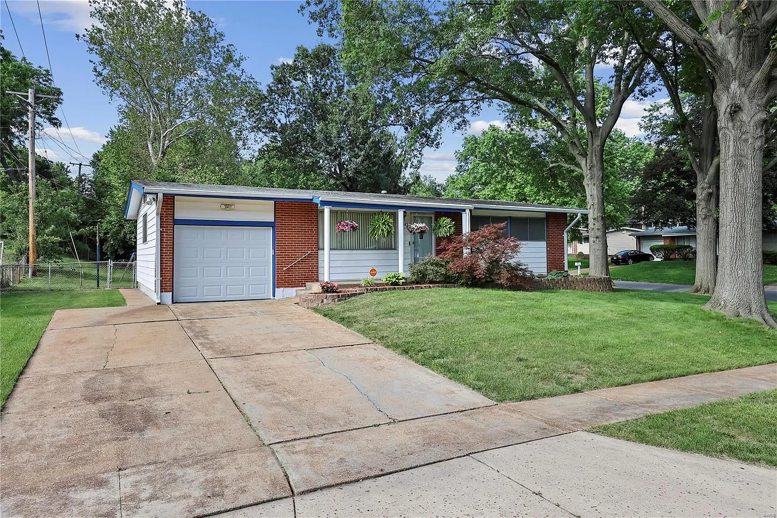 1643 Chesley Dr photo 1
