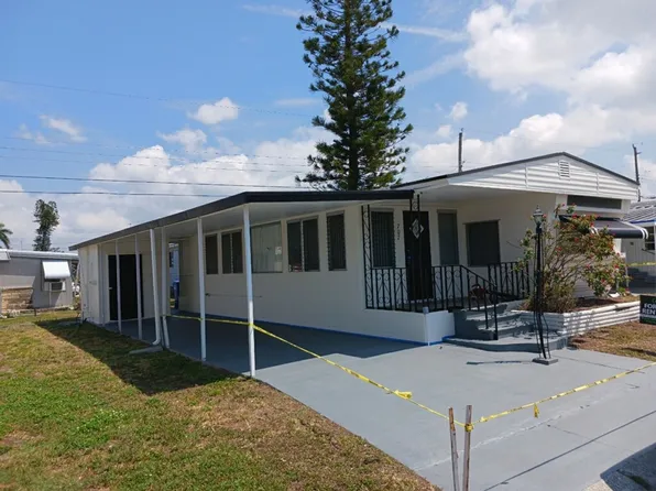 707 50th Ave W, Bradenton, FL 34207