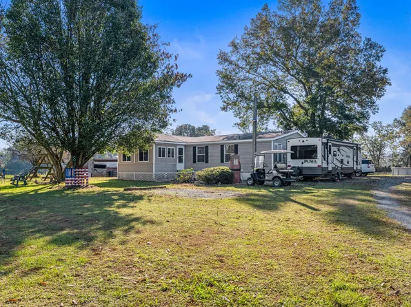 205 Shelby Ln, Siler City, NC 27344