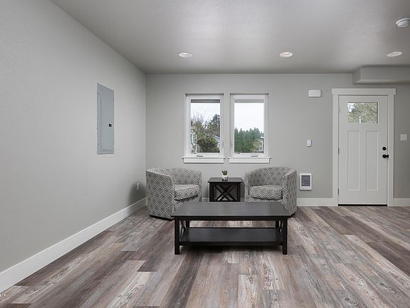 2nd image of 702 SE Reef Ave