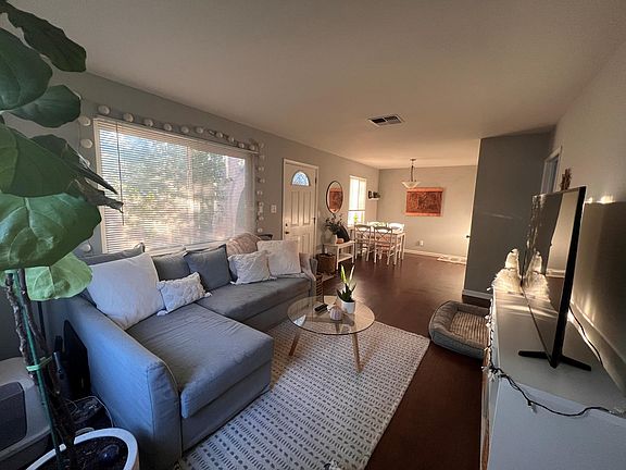4th image of 2847 Clover Ln #2847
