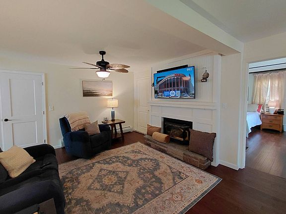 3rd image of 138 Scott Rd