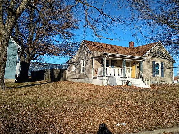 3rd image of 1704 Shelby St