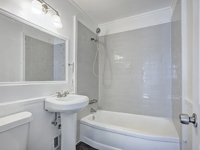1731 E Pearl Ave — Photo 5