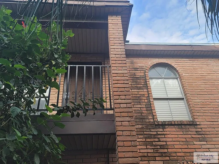 1900 University Blvd — Photo 11