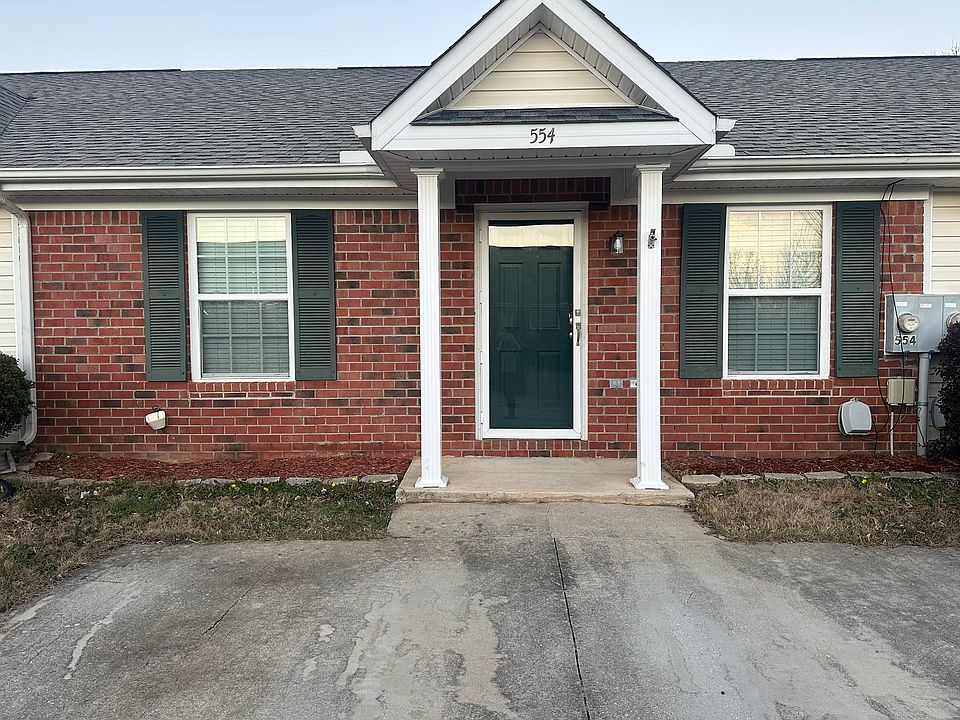 1st image of 554 Edgecliff Ln