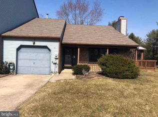 17 Francis Ct, Robbinsville, NJ 08691