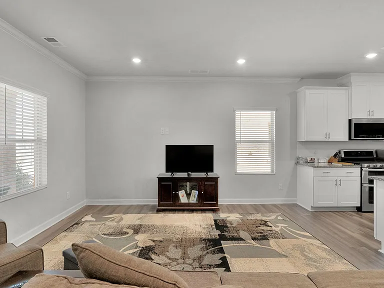 3109 Lisburn St — Photo 13