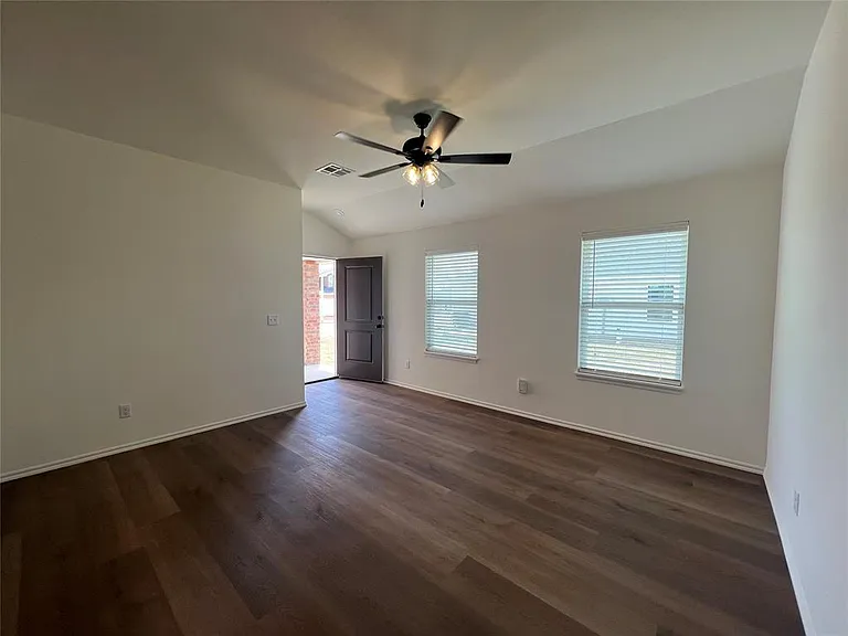 206 Mason Ct — Photo 4