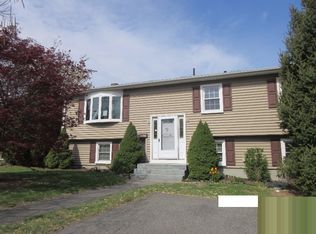 521 Doric Ave, Cranston, RI 02910