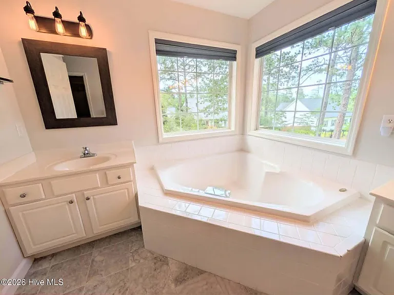 39 Bedford Cir — Photo 22