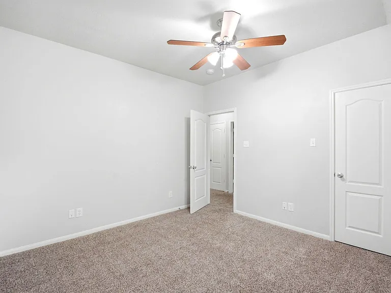 31710 Midlake Park — Photo 30