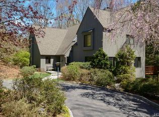 14 Tanglewild Pl, Chappaqua, NY 10514