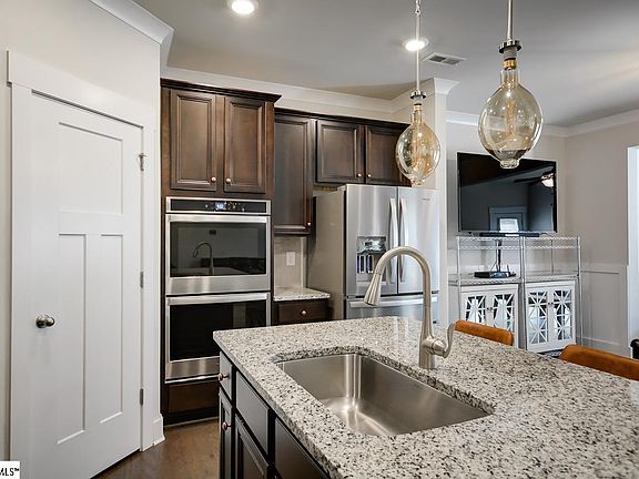 4th image of 117 Grand River Ln