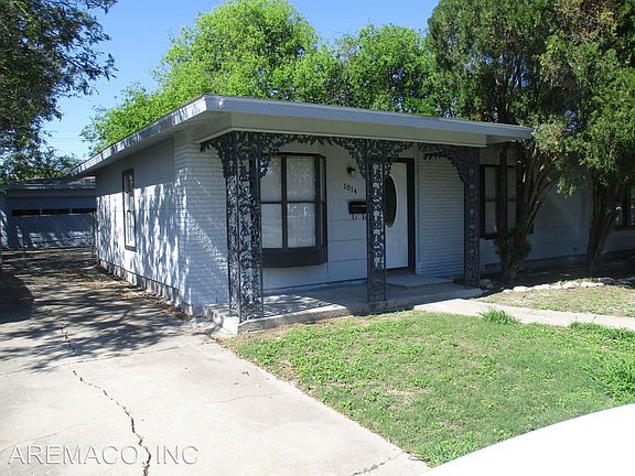 2nd image of 1014 Coral Pl