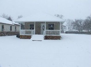 608 Magnolia St, Three Oaks, MI 49128