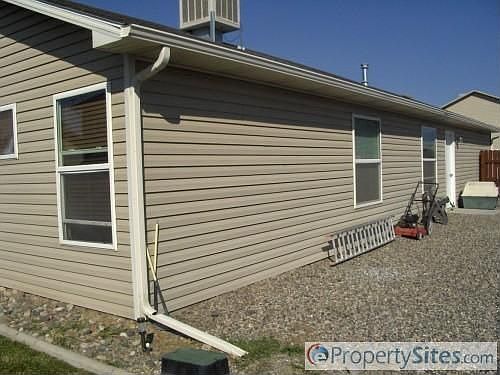 3rd image of 2810 Village Park Dr