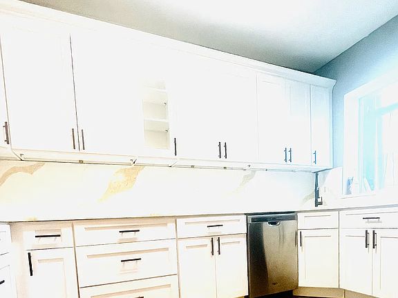 5th image of 5032 43rd St