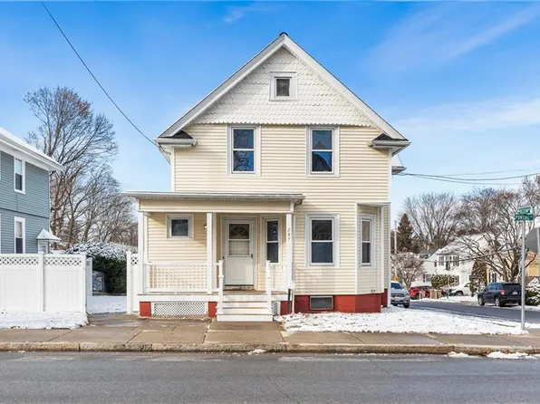 207 Pontiac Ave, Cranston, RI 02910