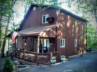 121 Lake Drive, Dingmans Ferry, PA 18328