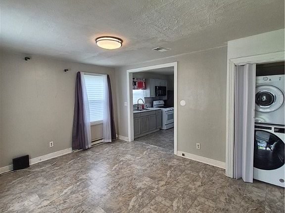 4th image of 506 Hunt Ave