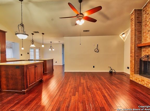 2nd image of 958 Sundance St