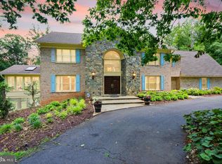 431 Olympia Way, Great Falls, VA 22066