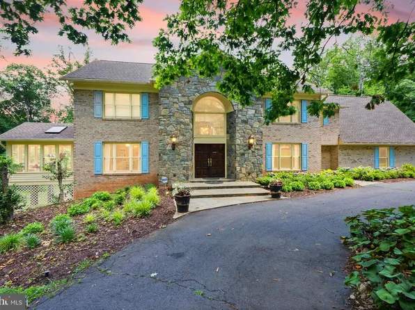 431 Olympia Way, Great Falls, VA 22066