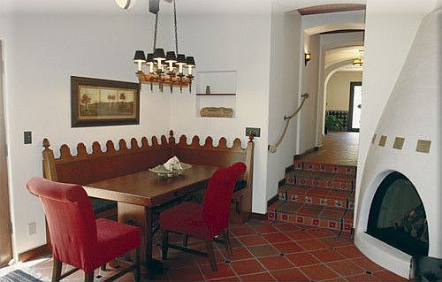 4th image of 802 Plaza Dr