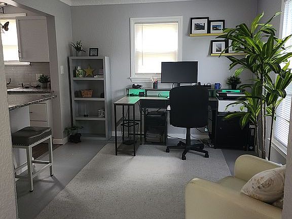 5th image of 4652 Commonwealth Ave