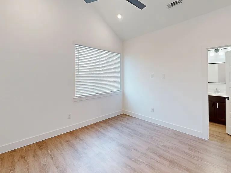 3200 SW 2nd St — Photo 54