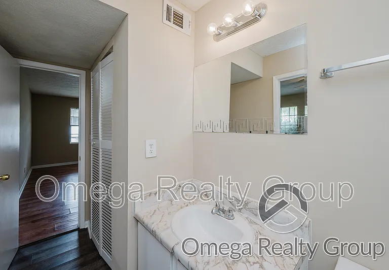 Lakeridge Apartments — Photo 34